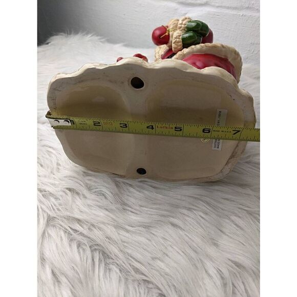 Santa Clause standing around presents with ornament 11 inches tall Ceramic figur - Picture 7 of 7